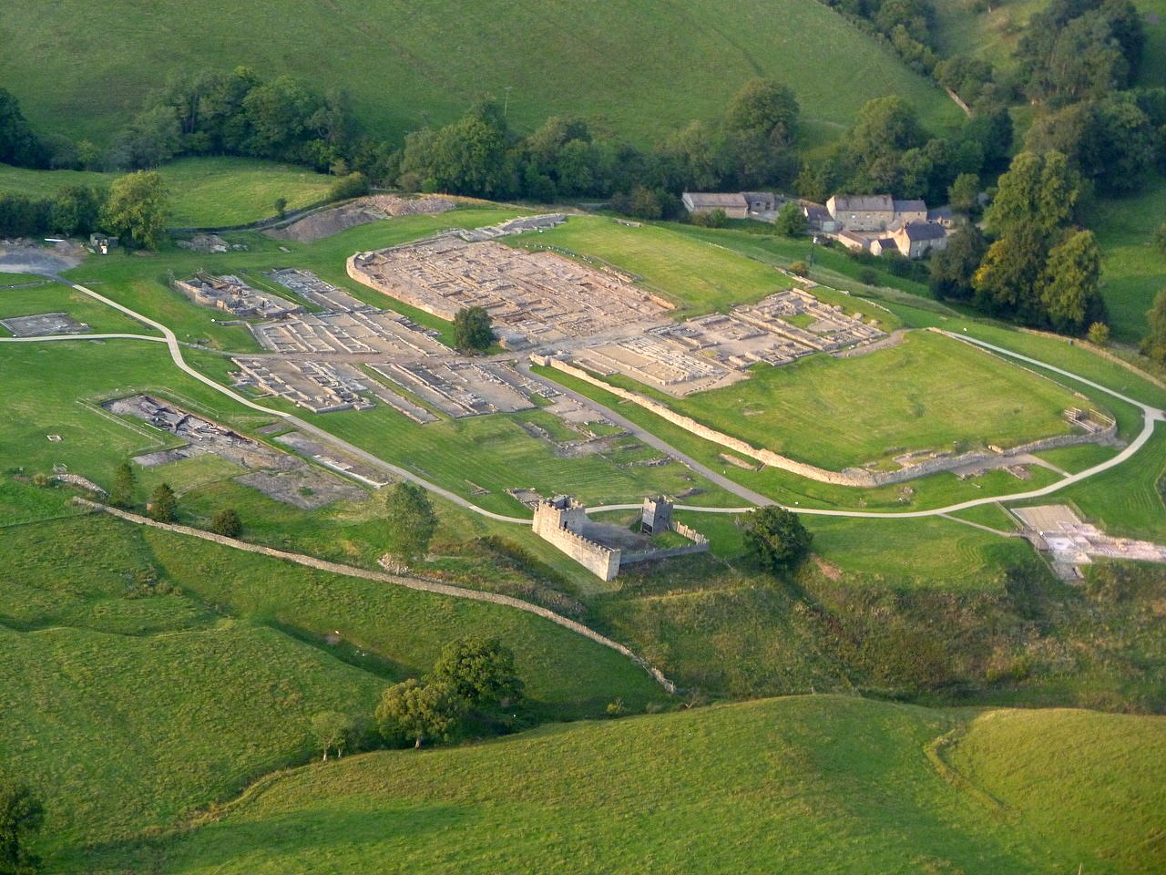 Aerial photograph of the Roman fort at Vindolanda showing fort outline and surrounding civilian settlement